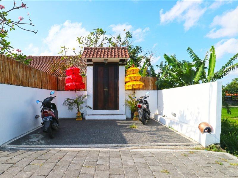 Pererenan Nengah Guest House Canggu Exterior photo